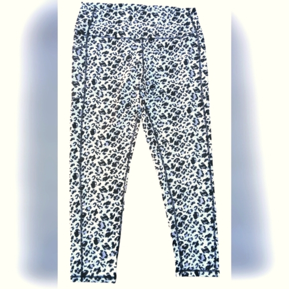 ZYIA Active Women's Black And White Leopard High Rise 7/8 leggings-Size 20 EUC - Picture 1 of 7